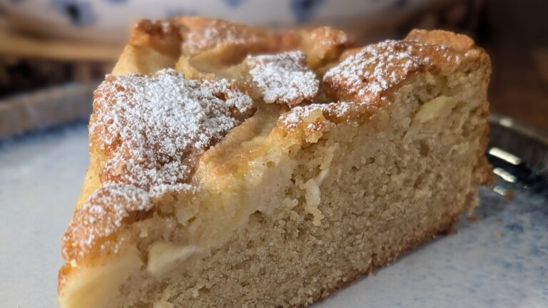 Gâteau aux pommes épicé d'Eunice Power : aujourd'hui