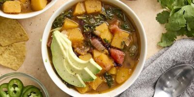 Soupe à la courge musquée et aux haricots noirs
