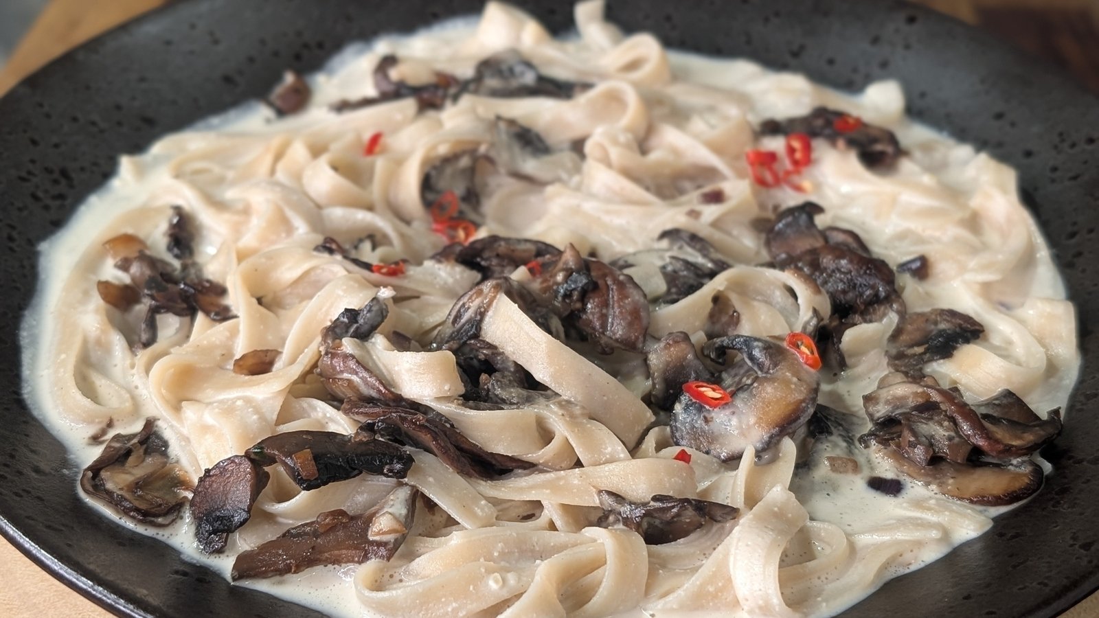 Linguine crémeuse aux champignons de Happy Pear : Aujourd'hui