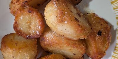 Pommes de terre rôties et sauce maison de Mags Roche : Aujourd'hui