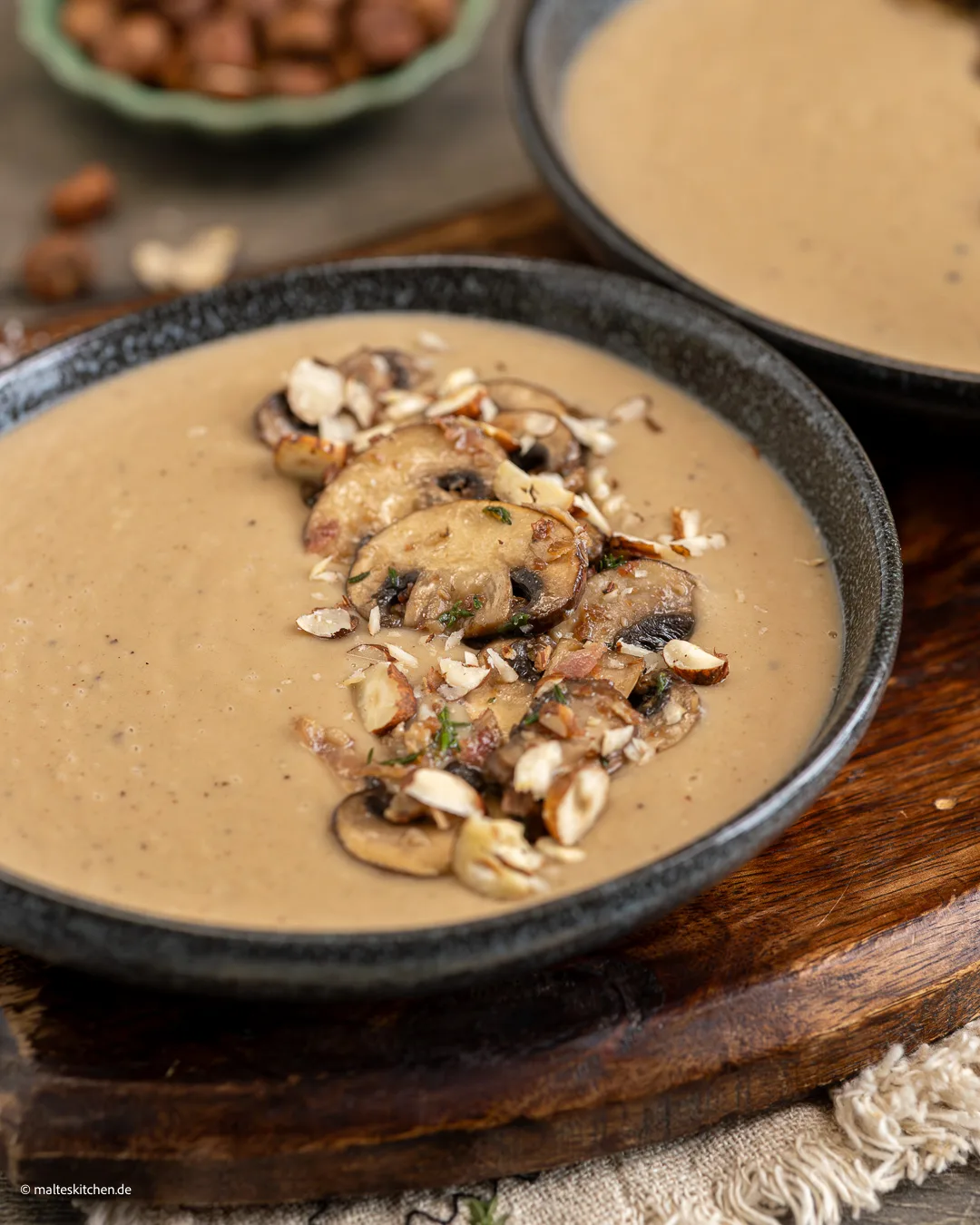 Soupe crémeuse aux châtaignes et champignons.