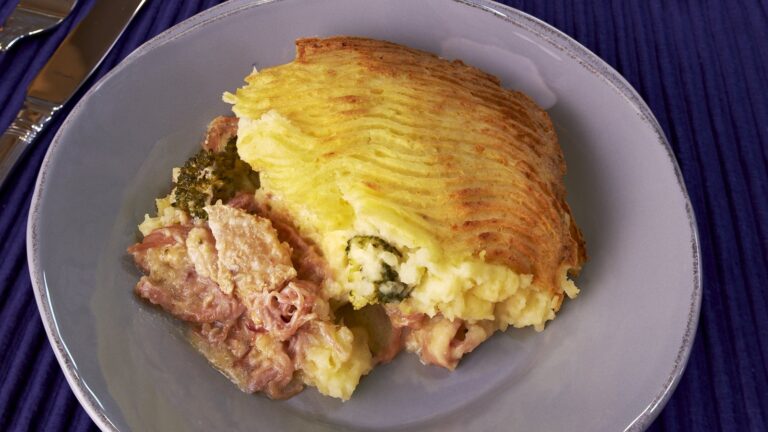 Tarte à la dinde et au jambon : Rachel Allen