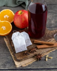 Thé aux fruits pour le punch des enfants