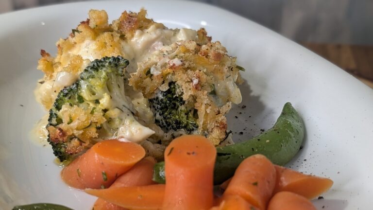 La tourte au poisson de Sarah Butler avec un gratin croustillant : Aujourd'hui