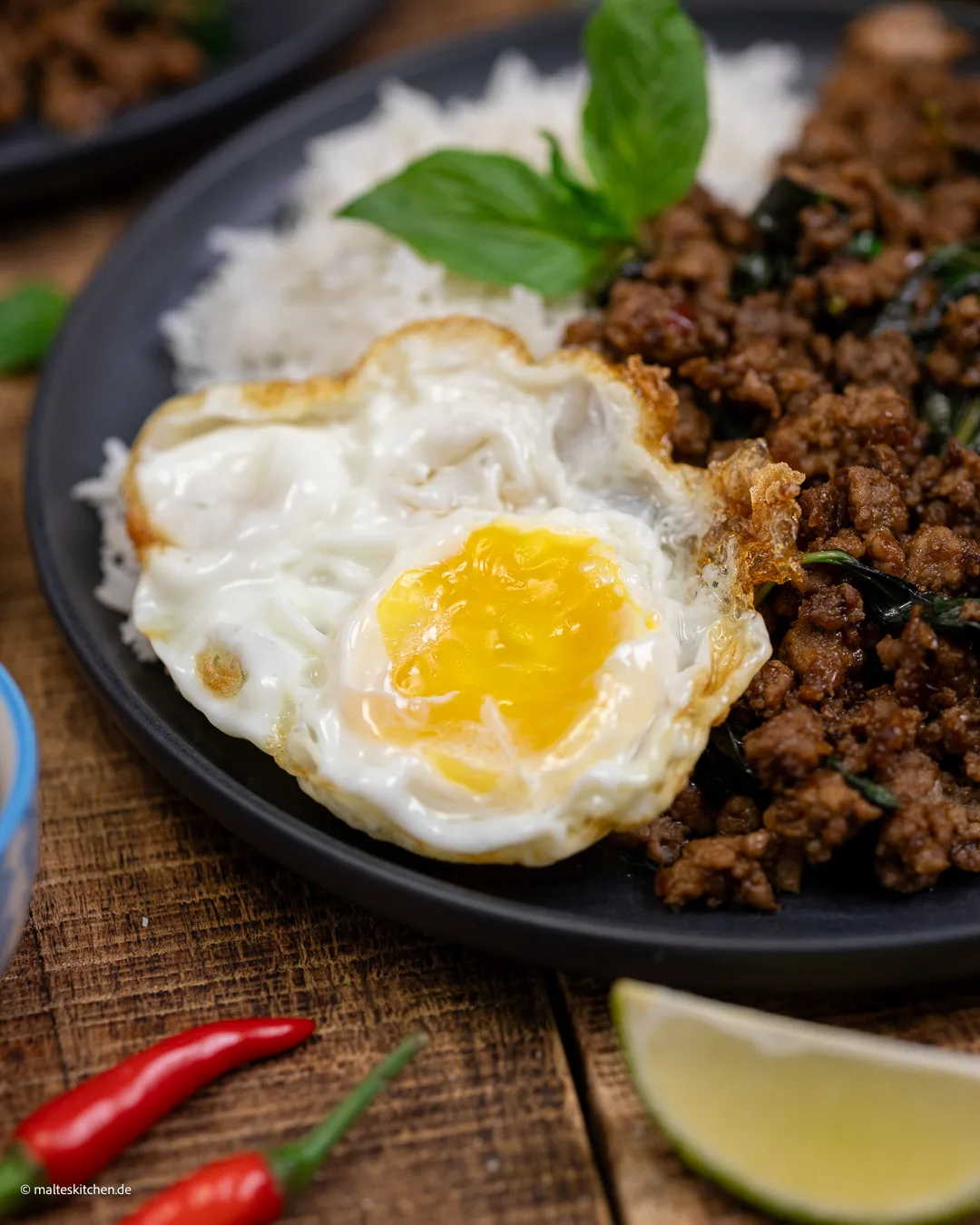 Spiekeei pour pad kra pao 