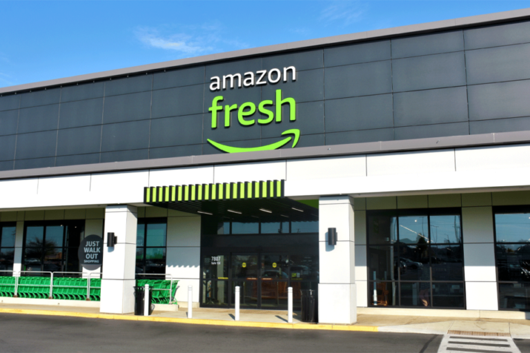 Amazon enrôlez le PDG de Whole Foods pour superviser l'épicerie