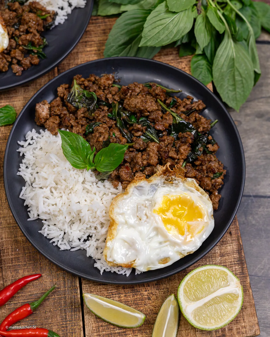 Pad Kra Pao de Thaïlande.
