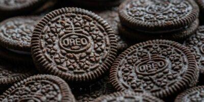 Les coûts de cacao en flèche poussent Mondelez à réduire les prévisions de bénéfices