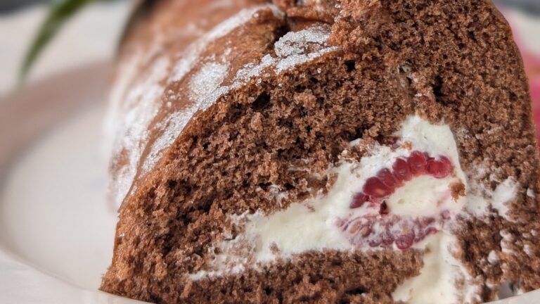Roulade au chocolat d'Eunice Power avec framboises et crème: aujourd'hui