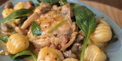 Le poulet aux champignons crémeux de Kevin Dundon et les gnocchis: aujourd'hui