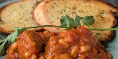 Casserole de boulettes de viande au four de Paul Flynn avec des haricots paprika sucrés: aujourd'hui