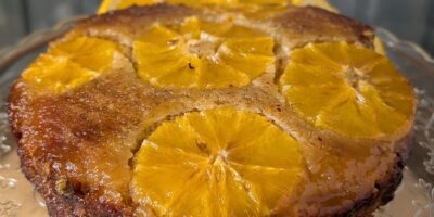 Gâteau d'éponge d'agrumes collants de Wade Murphy: aujourd'hui