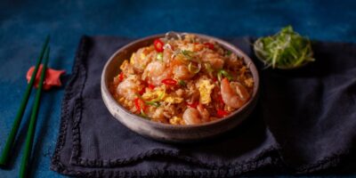 Cuisine asiatique d'Eva Pau: crevettes chinoises et riz frit aux œufs