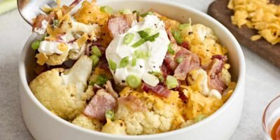 Bols de chou-fleur chargés