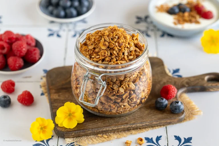 Granola pour le petit déjeuner - ça vaut la peine de le faire vous-même!