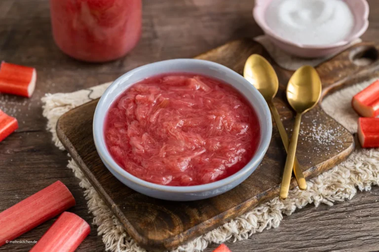Compote de rhubarbe simple selon la recette de ma grand-mère