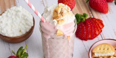 Smoothie au cheesecake aux fraises