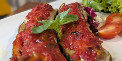 Les courgettes en peluche de Max avec du bœuf et des saucisses (Zucchine Rialene): Aujourd'hui