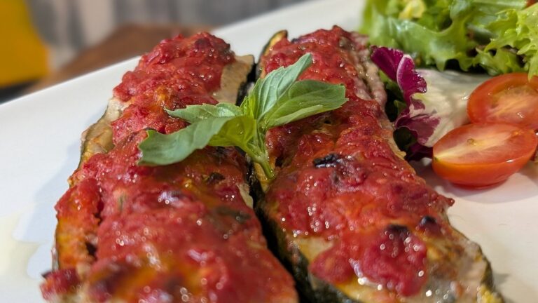 Les courgettes en peluche de Max avec du bœuf et des saucisses (Zucchine Rialene): Aujourd'hui