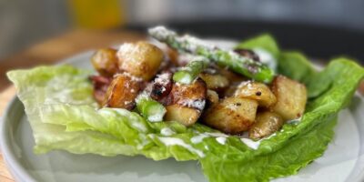 Salade de patate chaude et de bacon de Maria Creedon avec vinaigrette: aujourd'hui