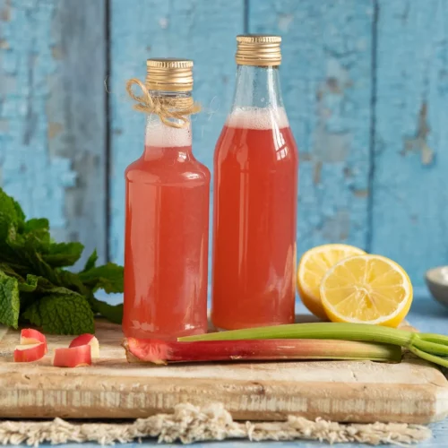 Sirop de rhubarbe avec citron