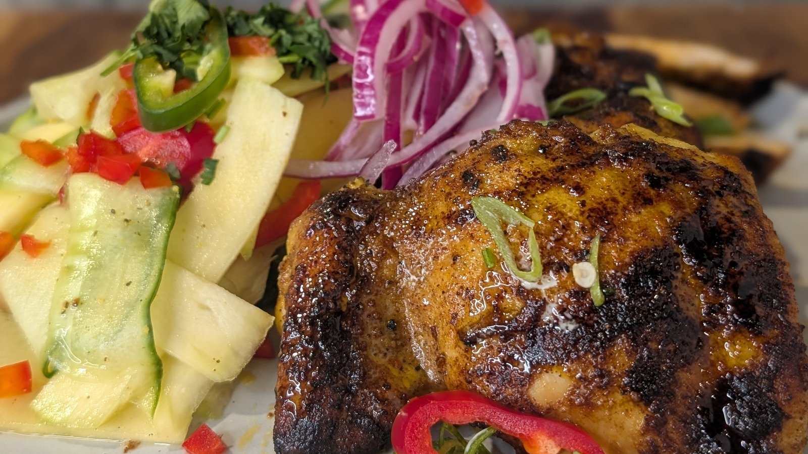 BBQ latin de Jeeny avec salade de mangue verte: aujourd'hui