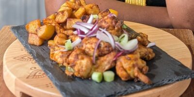 Funké Egberongbe's Suya Spice Chicken Ailes et plantain frit: aujourd'hui