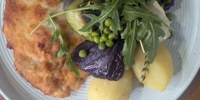 Schnitzel au poulet de Paul Flynn avec des courgettes beurrées: aujourd'hui