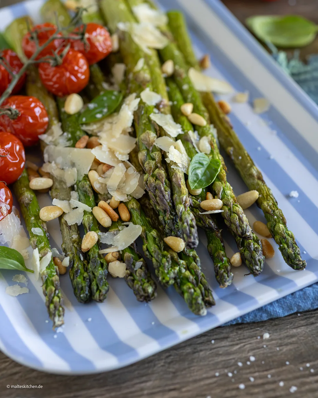 Asperges vertes de la friteuse à air chaud.