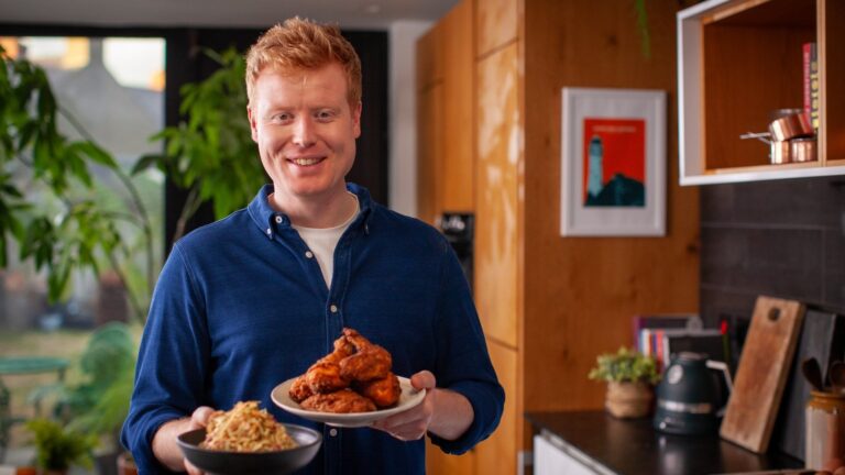Cuire comme un chef: le poulet frit du sud avec une salade de chou