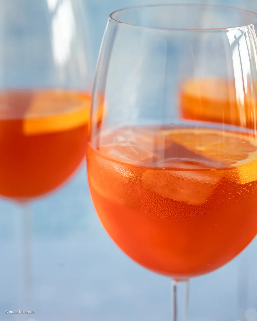 Cocktail d'été rafraîchissant avec aperol 