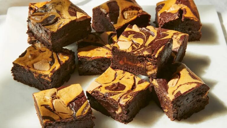 Gurdeep Loyal's Treacle, Mocha et Blonde Chocolate Brownies