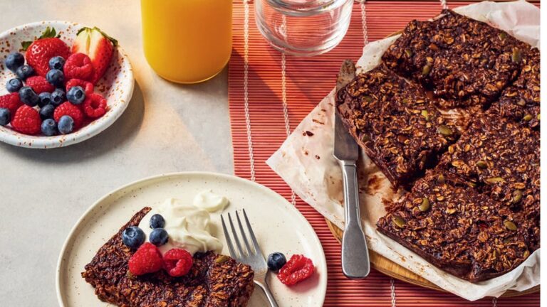 Lou Robbie's Chocolate and Banana Baked Avoine
