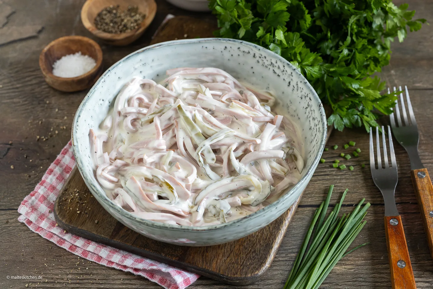 Salade de viande avec mayonnaise - la délicieuse recette de grand-mère