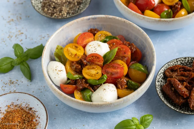 Salade de tomates avec mozzarella - simple, frais et savoureux