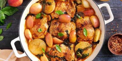 Poulet braisé et pêches