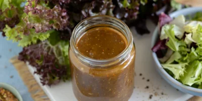 Vinaigrette balsamique pour de délicieuses salades de feuilles