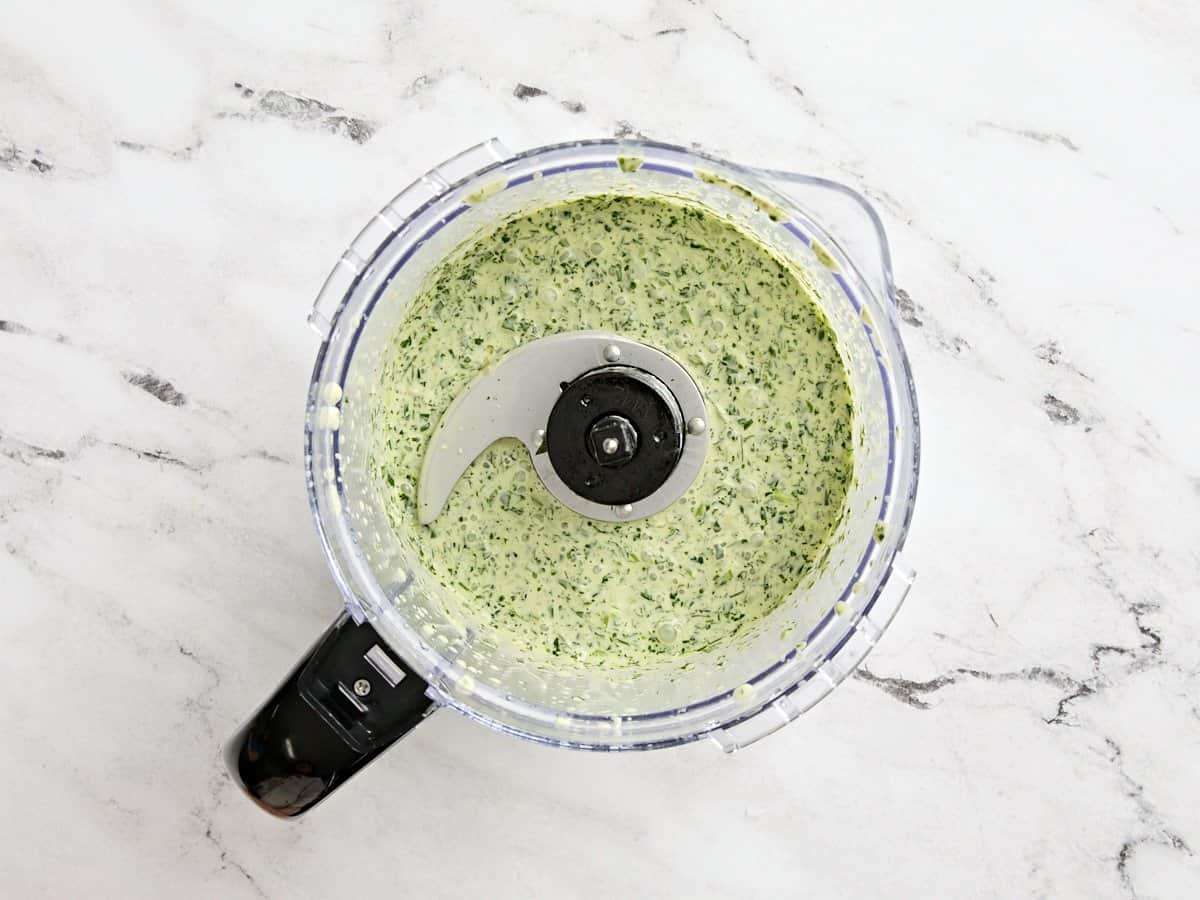 Déesse verte s'habiller dans un robot culinaire.