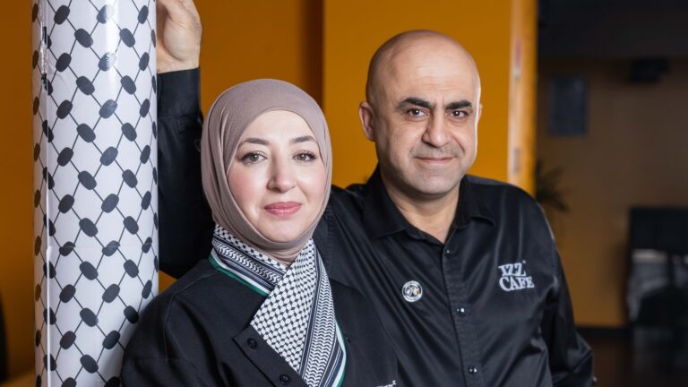 Izz Café: "La définition de la famille est beaucoup plus large dans notre culture"