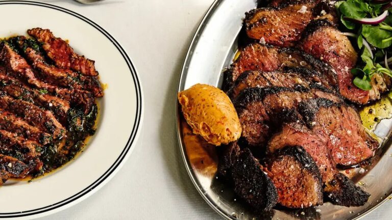 Les steaks rapides d'Ixta Belfrage avec du café et du piment beurre