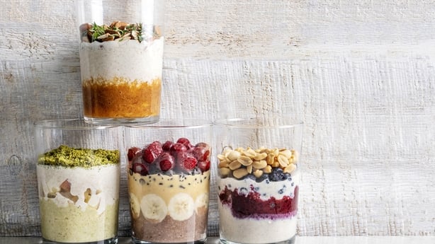 Avoine - nourriture, pot, flocons d'avoine, mousse - dessert, nourriture et boisson, nourriture, boisson, bouillie, petit déjeuner, antioxydant, baie, petit-déjeuner, graines de chia, yaourt, lait, fruits, arachide, amande, lait végétal