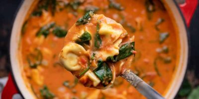 Soupe aux tortellini aux épinards crémeux