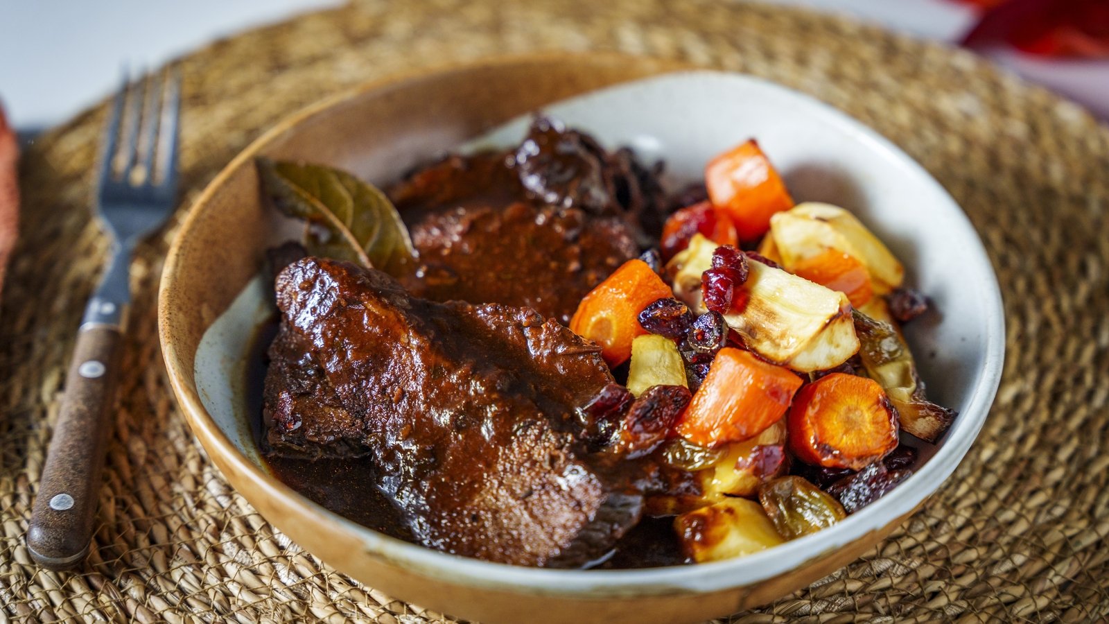 La cuisine du festival de Donal: la poitrine de bœuf braisée de Robbie et les tzimmes