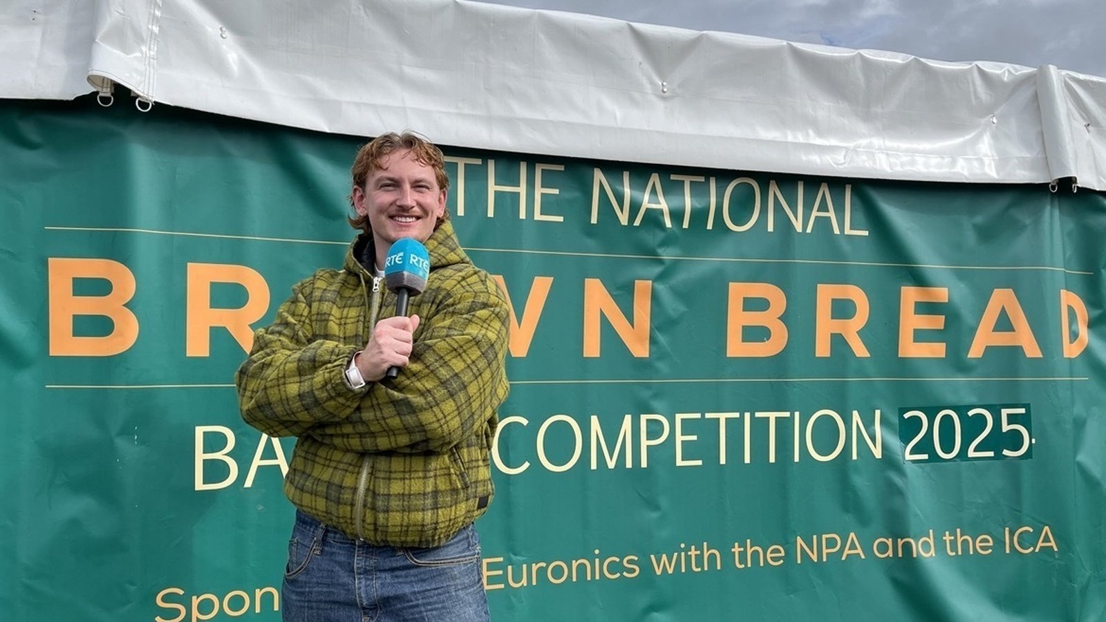 PJ Kirby rencontre les quatre finalistes du Brown Bread Baking Comp