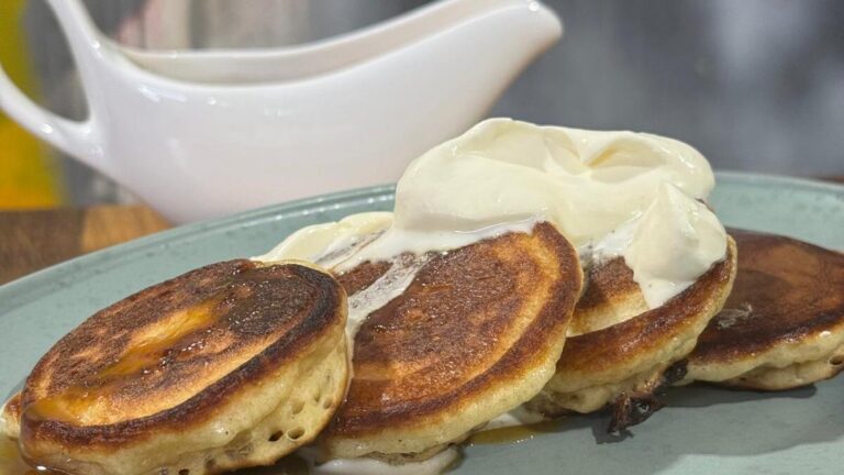 Les crêpes aux pommes de Kevin Dundon avec sauce au caramel: aujourd'hui