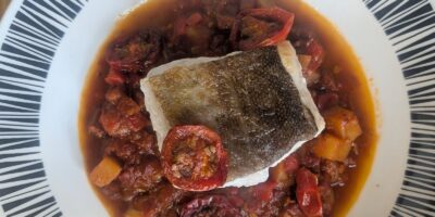 Cabillaud rôti de Mags Roche au chorizo, tomate et poivron rouge : Aujourd'hui