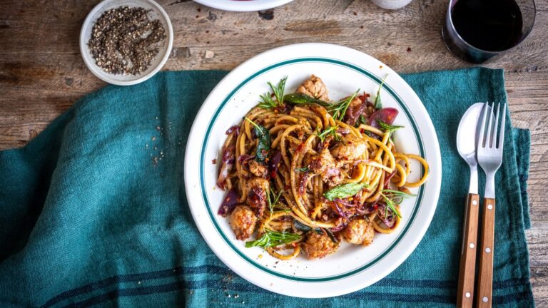 Recettes en temps réel de Donal : pâtes à la saucisse écrasées