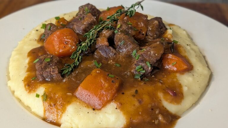 Le one-pot de bœuf douillet de Sarah Butler