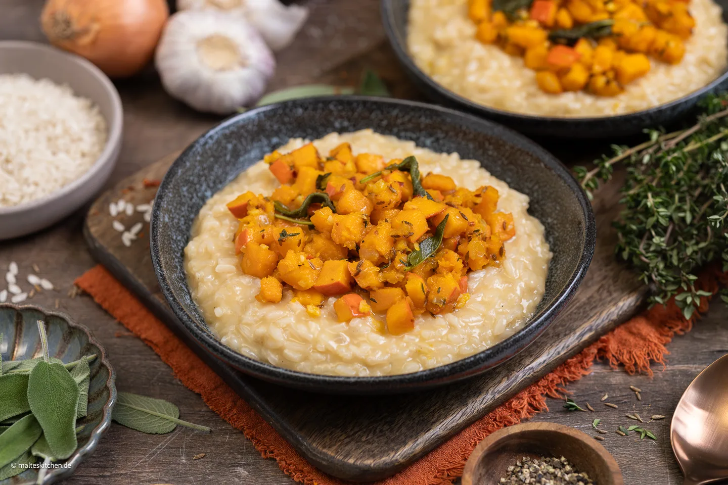 Risotto de potiron à la sauge et au tyhmian | végétarien