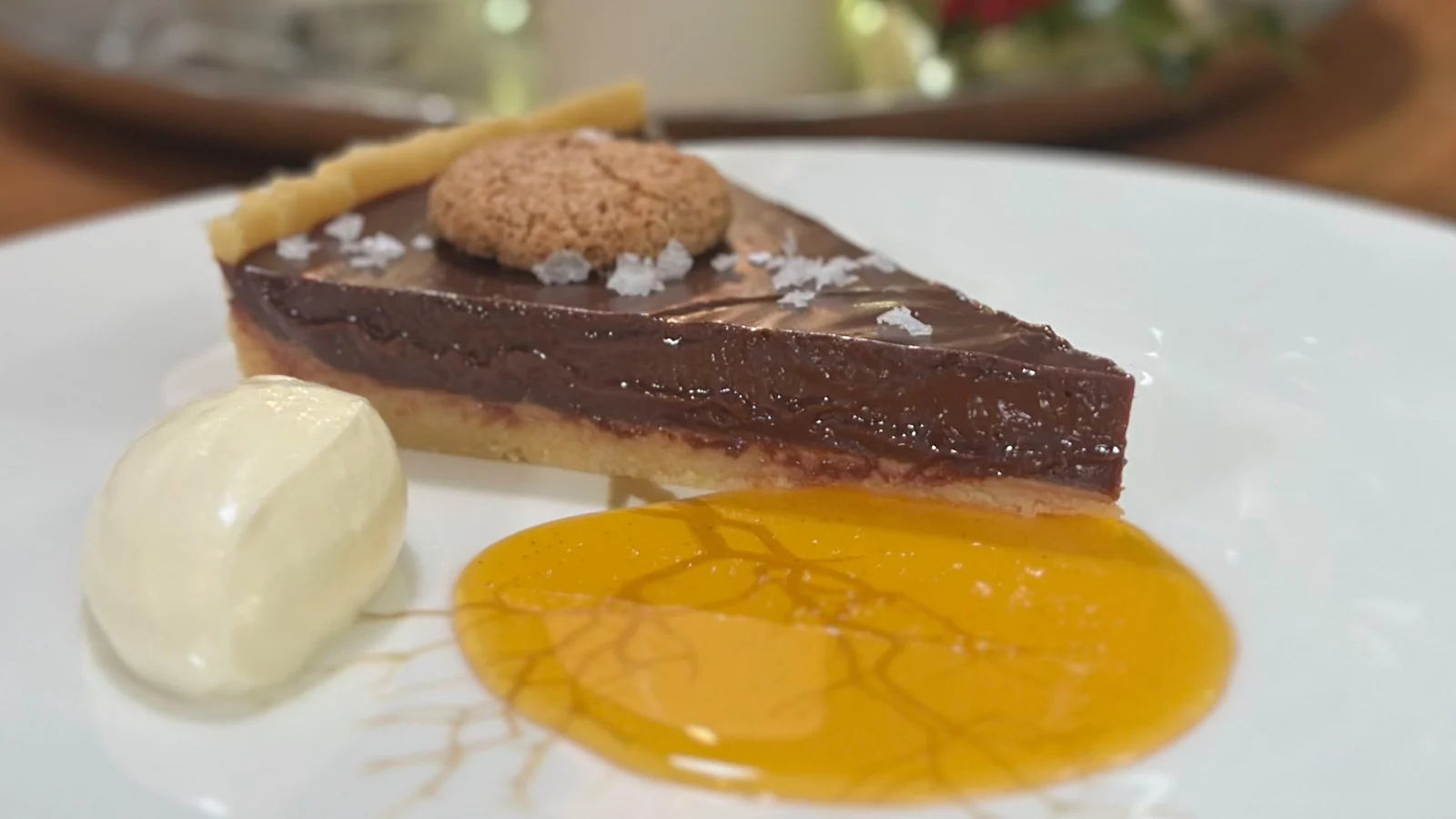 Tartelette chocolat noisettes sans cuisson et caramel aux agrumes de Neven's